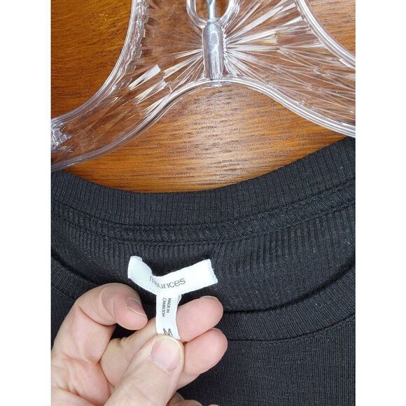 MAURICES Medium BLACK Ruched Short Sleeves Ribbed Knit top. RO - Picture 3 of 4